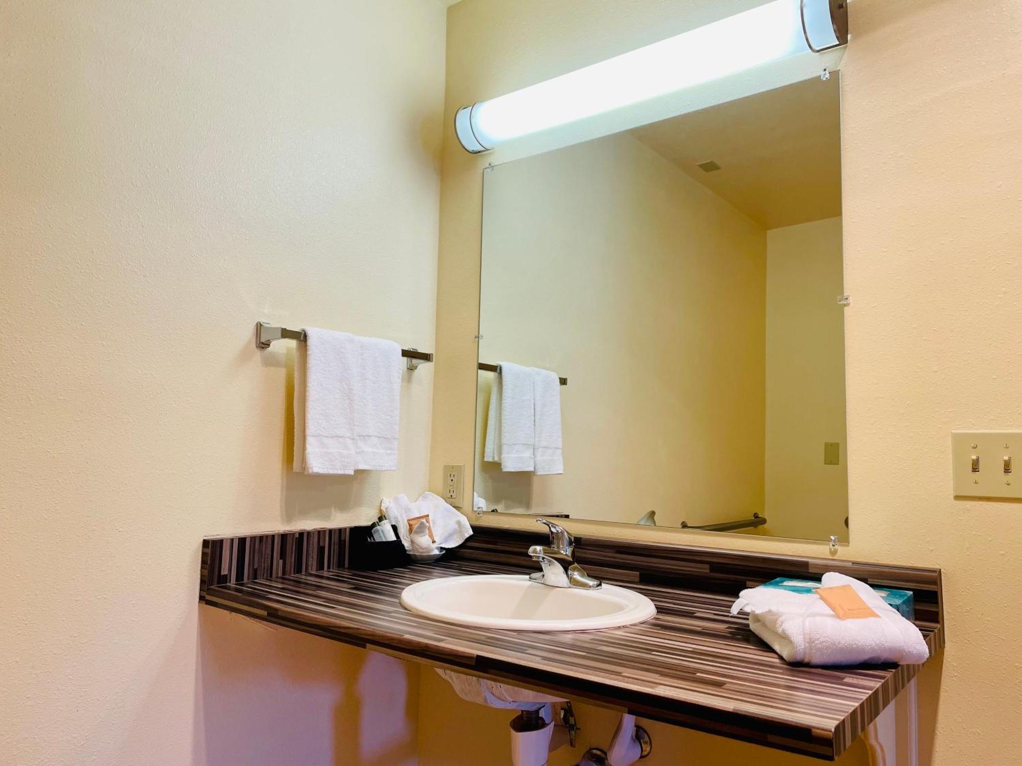 ซีเบิร์ด ลอดจ์ ฟอร์ตแบรก บาย แม็คนูสัน เวิลด์ไวด์ Motel ภายนอก รูปภาพ