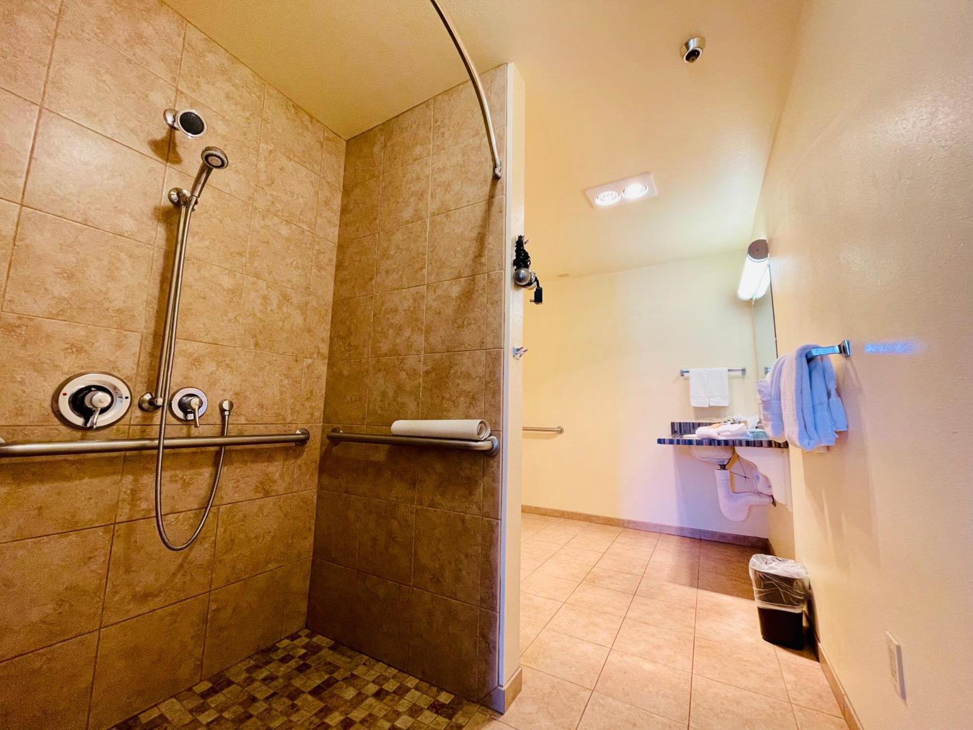 ซีเบิร์ด ลอดจ์ ฟอร์ตแบรก บาย แม็คนูสัน เวิลด์ไวด์ Motel ภายนอก รูปภาพ