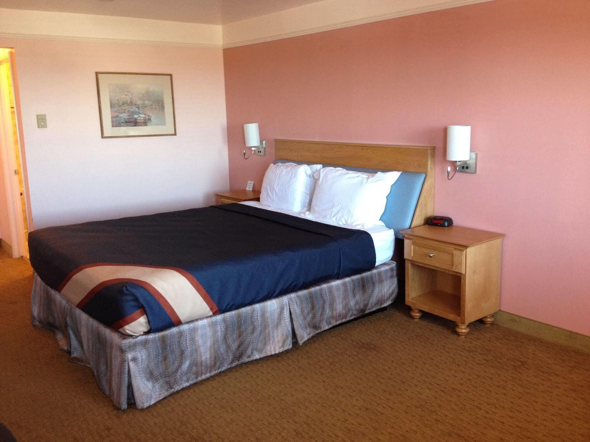 ซีเบิร์ด ลอดจ์ ฟอร์ตแบรก บาย แม็คนูสัน เวิลด์ไวด์ Motel ภายนอก รูปภาพ
